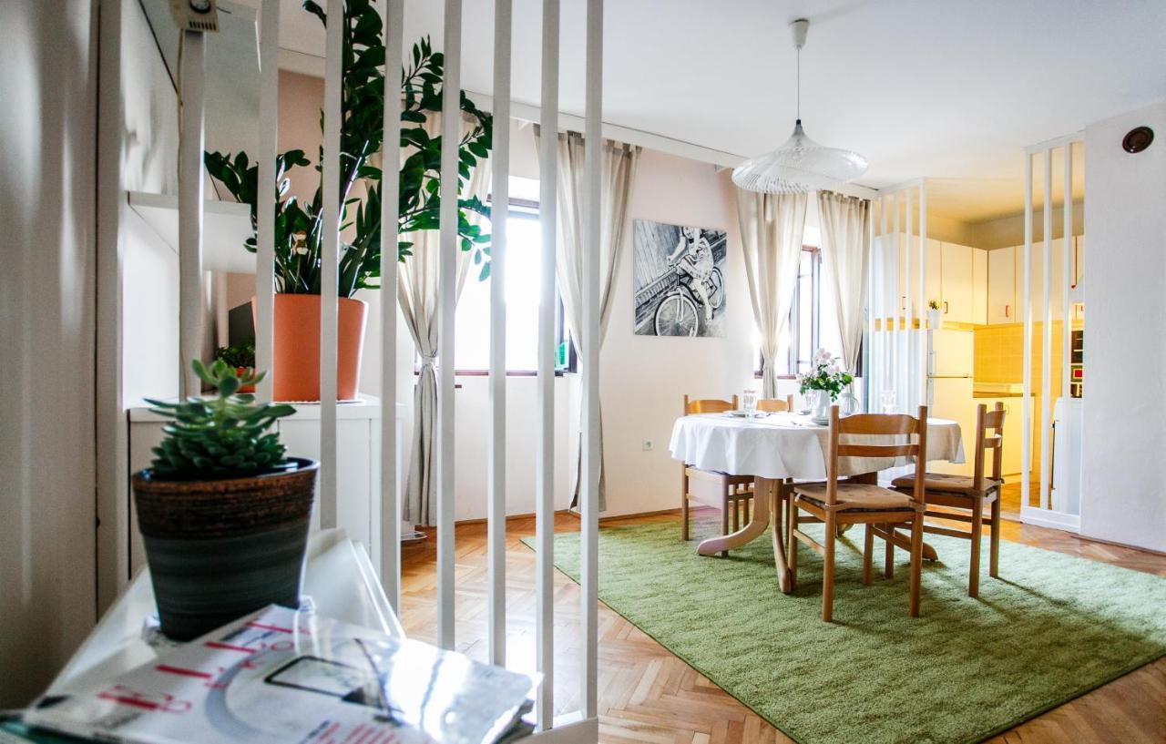 Apartman Uz More Vis Buitenkant foto