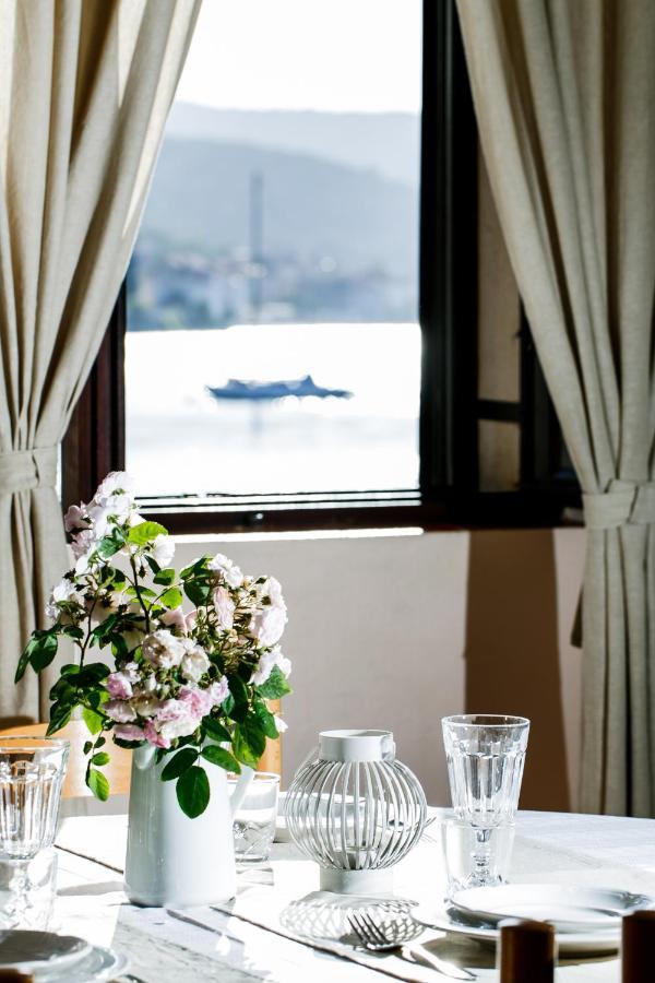 Apartman Uz More Vis Buitenkant foto